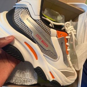 They are Steve maddens very comfortable